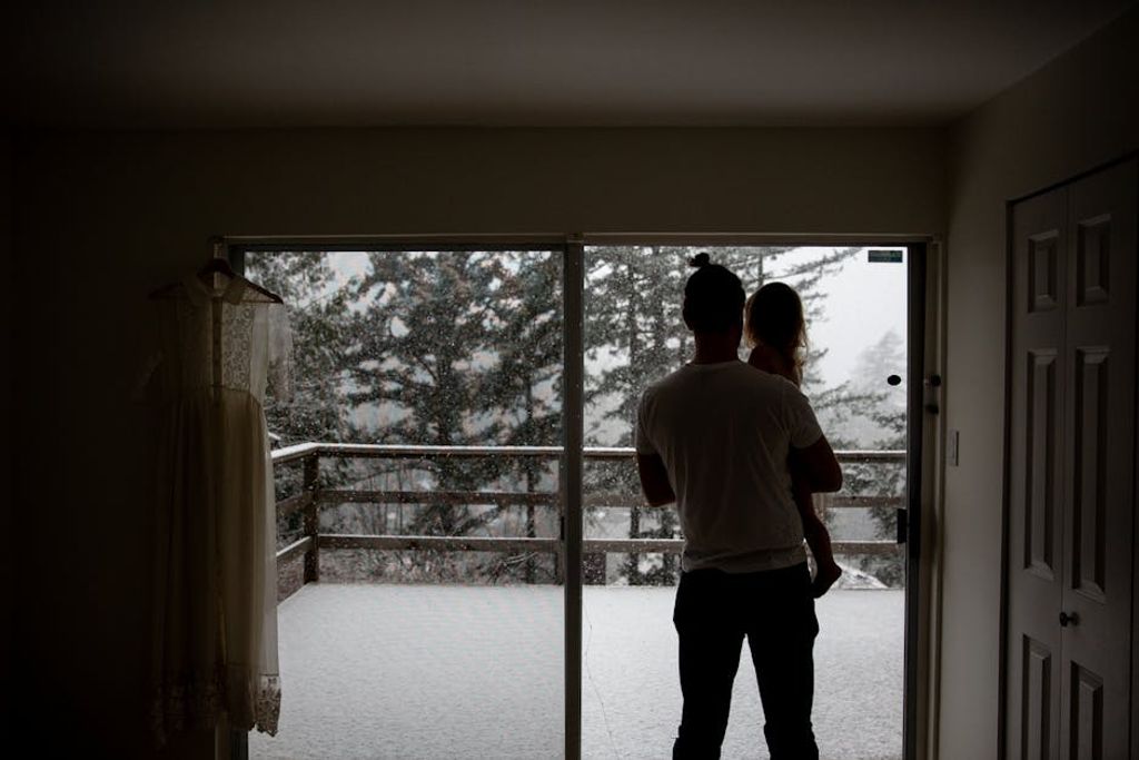 Tatiana Syrikova באתר PEXELS winter balcony closure